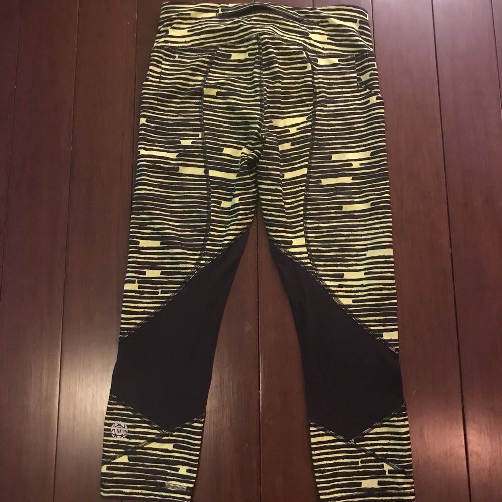 Lululemon crop size 6